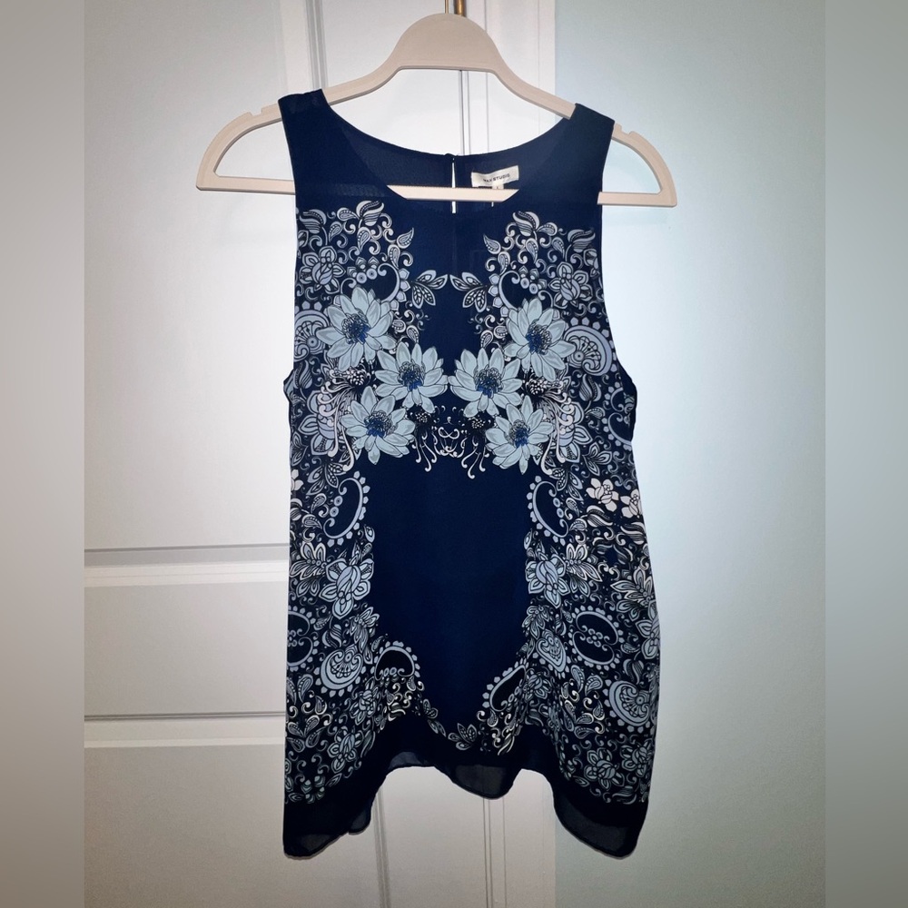 NWT Max Studio Navy Floral Sleeveless Women's Top